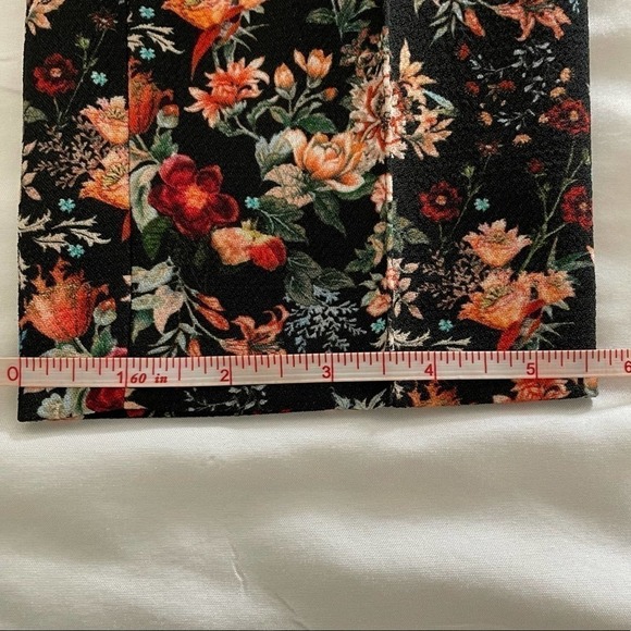Zara Black Floral High Rise Pull On Tapered Ankle Pants Size Small - Picture 13 of 13